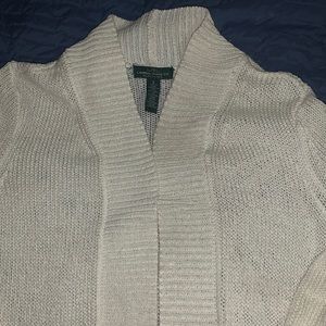 white long sleeve sweater with pockets